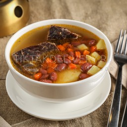 Суп фасолевый с сушеным мясом