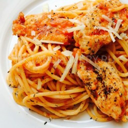 Спагетти с курицей в томатно-сливочном соусе